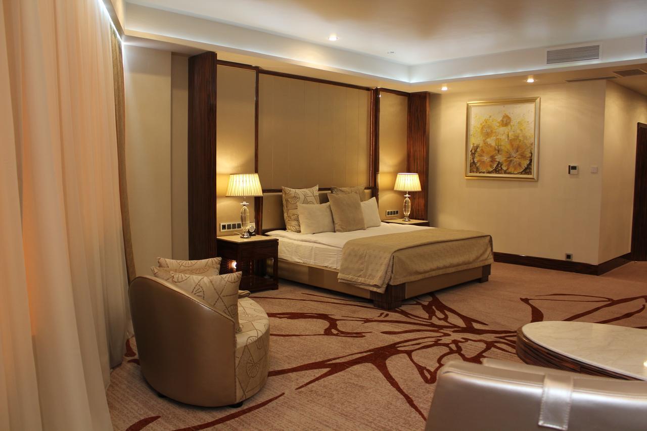 Boutique Hotel Health Club&Spa Grand Prix 阿斯坦纳 外观 照片