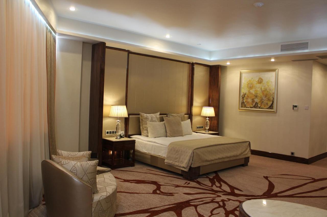 Boutique Hotel Health Club&Spa Grand Prix 阿斯坦纳 外观 照片